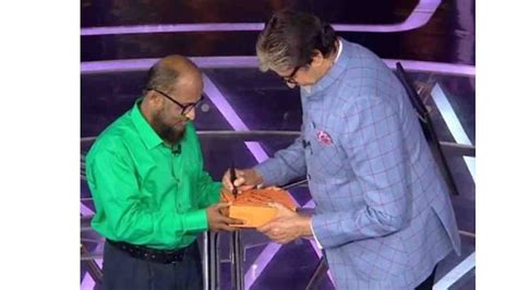 Kbc 14 Episode 44 Written Update Big B Signs Needle And Thread Kit Of