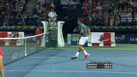 Roger Federer Hits Hot Shot In Dubai Against Djokovic Youtube