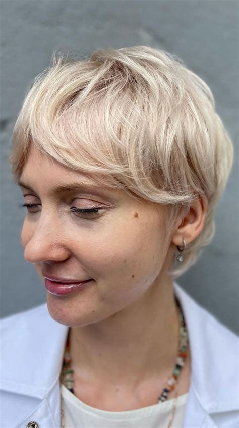 30 Cute Fringe Hairstyles For Your New Look Milky Blonde Shaggy Bob