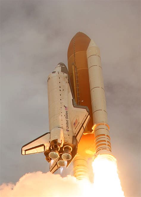 Spaceflight Now Sts Photo Gallery Shuttle Soars Skyward