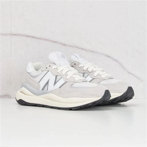 Jual Sepatu Sneakers New Balance Sea Salt Grey Original Bnib