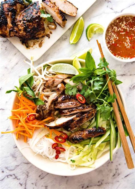 Vietnamese Noodles With Lemongrass Chicken Recipetin Eats