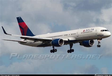 N Dl Delta Air Lines Boeing Wl Photo By Kmco Spotter Id