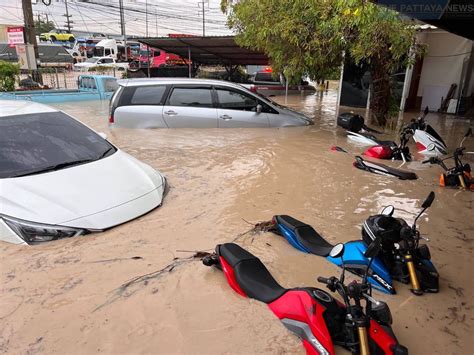 Heavy Rain Causes Terrible Flash Floods In Sri Racha Chonburi The