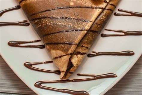 Delícia Aprenda a fazer crepe de chocolate recheado doce de leite