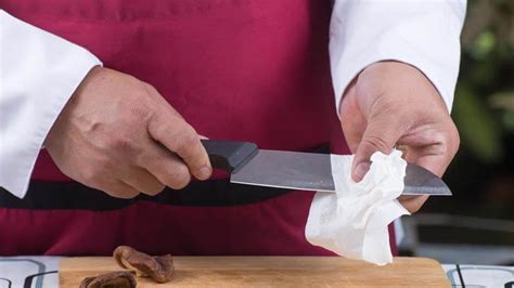 How To Clean A Knife Properly With 8 Important Tips