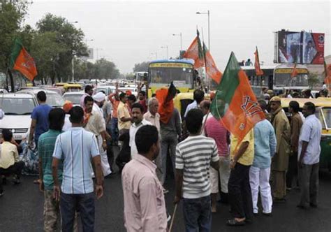 Bharat Bandh Turns Violent Buses Set On Fire In Karnataka India Tv