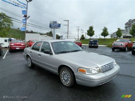 2004 Silver Birch Metallic Ford Crown Victoria LX 54851032 Photo 6