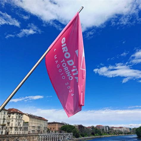 Torino E Il Piemonte Si Vestono Di Rosa Sabato Maggio La Grande