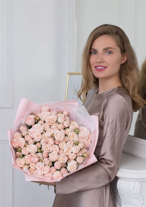 Розы купить в Тюмени недорого, прямые поставки из Голландии, Кении и ...