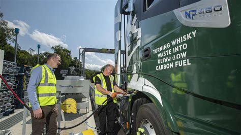 En Ecosse les camions au gaz de Glenfiddich roulent aux déchets de whisky