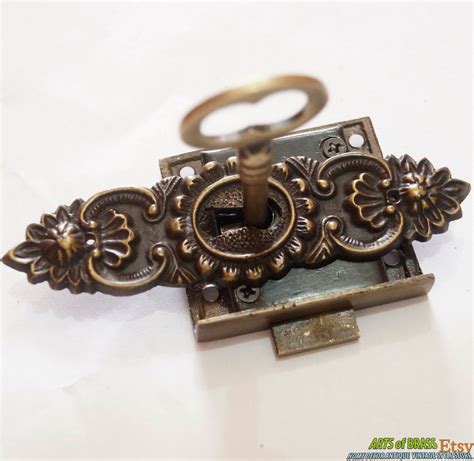 Set Vintage Victorian Artistic Keyhole With Antique Key Lock Etsy