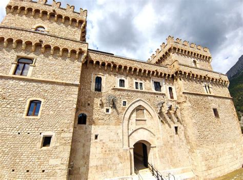 Castle of Celano in Abruzzo Editorial Stock Photo - Image of temple ...