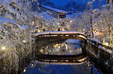 Explore Kinosaki Onsen Japans Favorite Hot Spring Town Near Kyoto Japan Cheapo