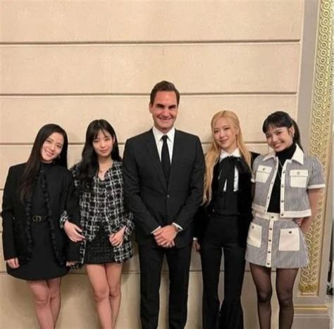 BLACKPINK Es Vista Junto A La Leyenda Del Tenis Roger Federer