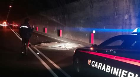 Incidente Nella Galleria Della Flacca A Sperlonga Foto Nell Articolo