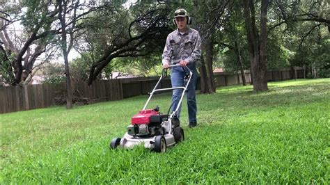 Mowing This Property With The Honda Hr194 Youtube