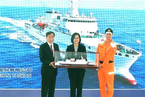 雲林艦交船暨台北艦命名下水典禮 蔡英文總統：持續提升海巡量能