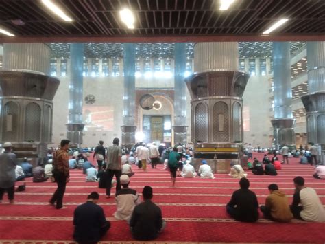 Khotbah Jumat Masjid Istiqlal Salat Membangun Karakter Positif Dan