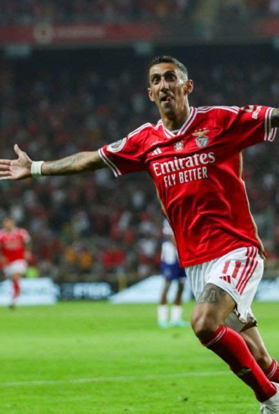 VIDEO El golazo de Ángel Di María para la consagración de Benfica en