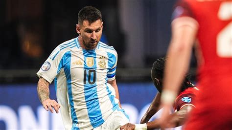 Messi pode ficar de fora da terceira rodada da Copa América