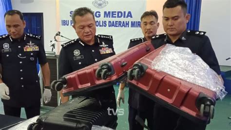 Polis Rampas Dadah 25 7kg Tahan Tiga Lelaki TVS