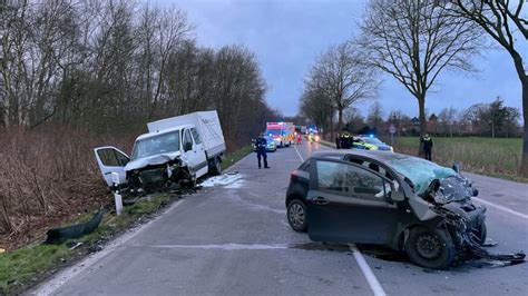 Unfall Auf Der B Bei Oldeburg Ein Toter Und Zwei Schwerverletzte