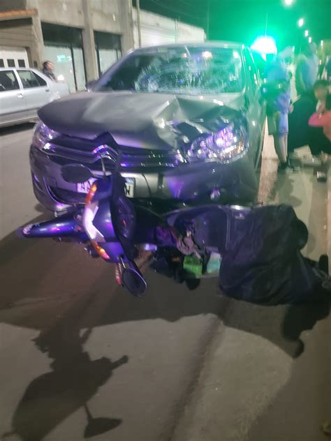 Grave accidente en Villa Mitre: dos personas hospitalizadas tras choque
