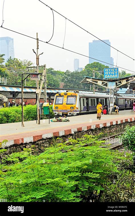 Dadar Railway Station Mumbai Maharashtra India Asia Stock Photo - Alamy