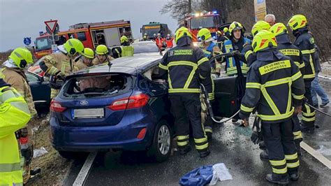 Haimhausen Freising Vier Verletzte Bei Unfall Auf Der B Bei Einem