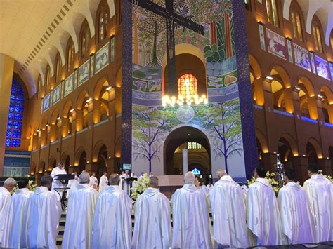 Missa solene celebra a Padroeira do Brasil no Santuário de Aparecida