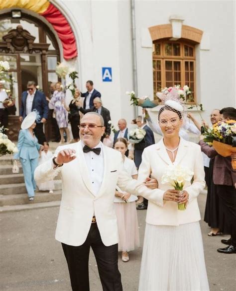 Noi Imagini De La Nunta De 3 Milioane De Euro A Fostei Fine Cu Fostul