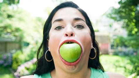 Samantha Ramsdell Wins Guinness Record For The Worlds Largest Mouth