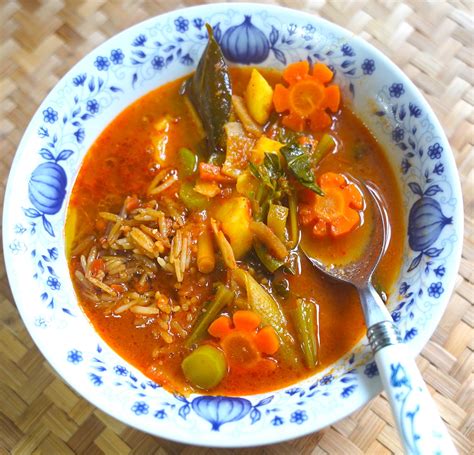 Tom Yam Suppe Mit Gem Se Und Reis Rezept Kochbar De