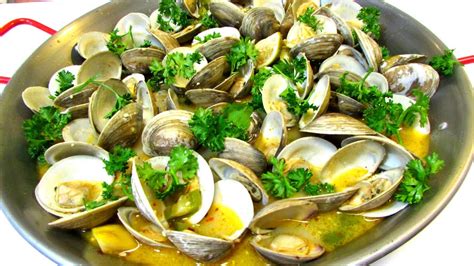 Steamed Clams In Spicy Broth Youtube