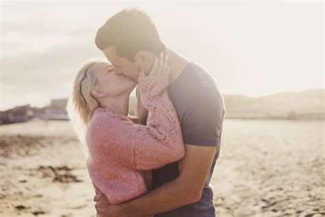 13 Sensual Ways to Kiss Your Boyfriend | LoveToKnow