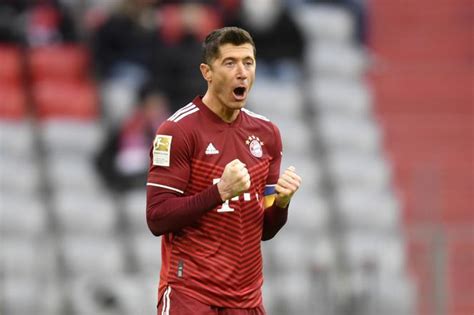 Robert Lewandowski Rozmawia Z Nowym Klubem Polski Napastnik Odejdzie