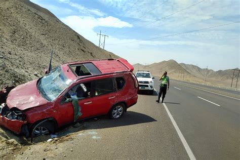 Huarmey Pareja De Ancianos Quedan Heridas Tras Despiste De Camioneta