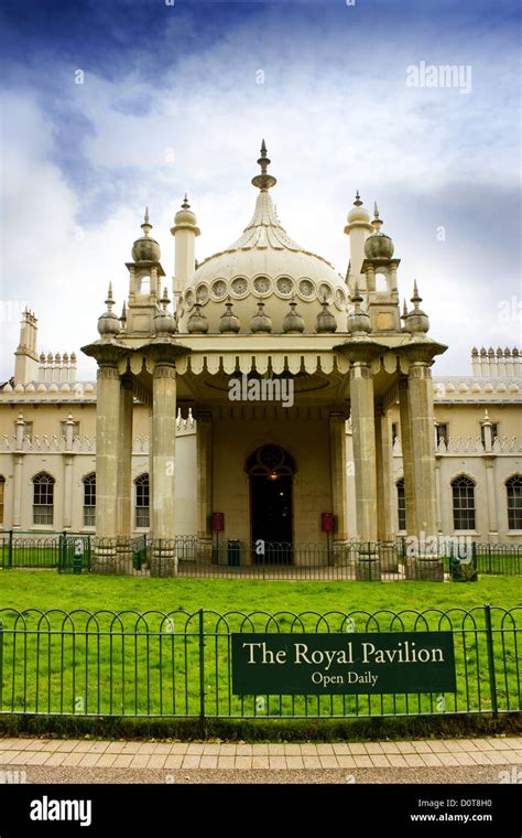 Brighton Pavilion Entrance Stock Photo Alamy