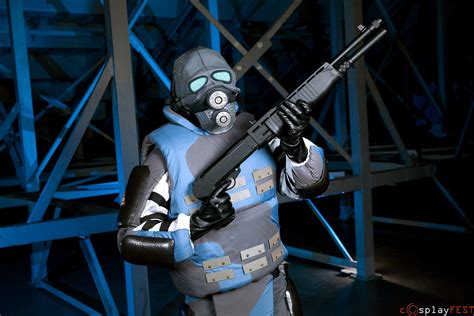 Half-Life 2 Combine Soldier Cosplay | Half life, Soldier, Life