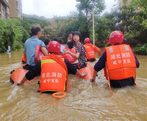 抢险！群众的安全高于一切——湖北统筹部署紧急应对洪涝灾害 滚动新闻 中国政府网