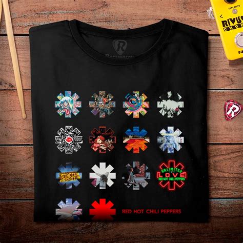Camiseta Red Hot Chili Peppers Discografia Preta 100 Algodão