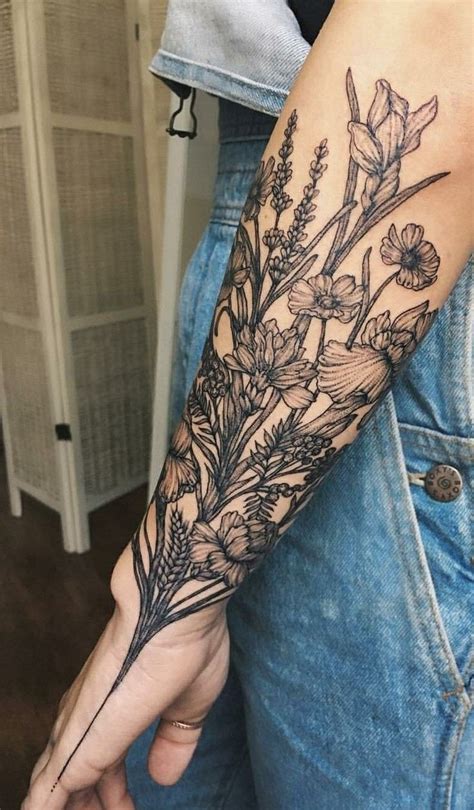 Pin by ϻƦ 𐰝ℓue ʃᵏƳ on Lienzos de piel Floral tattoo sleeve Flower