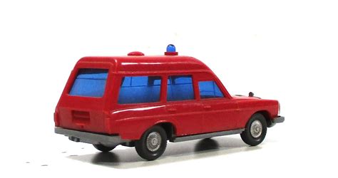 Automodell H0 Wiking Mercedes 220 Krankenwagen Feuerwehr A091 040 11