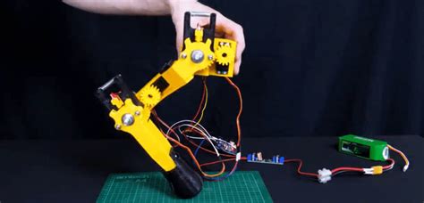 Compliant Quadruped Legs Using Servos Hackaday