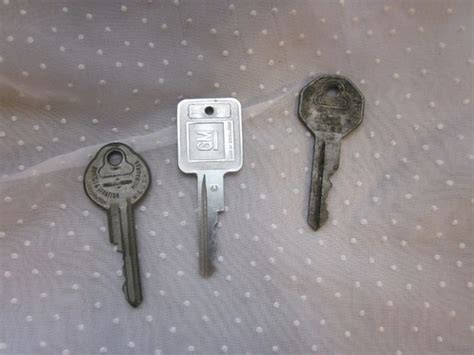 3 Vintage Gm General Motors Keys For Crafting Or Collecting