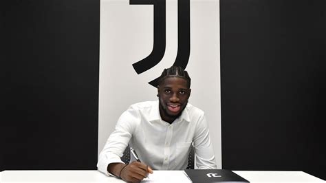 Ufficiale Samuel Iling Junior Rinnova Fino Al Juventus