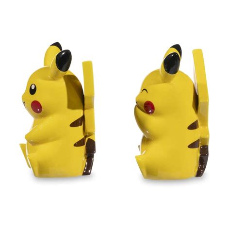 Pikachu Everyday Fun Kitchen Ceramic Salt And Pepper Shaker Set Pokémon