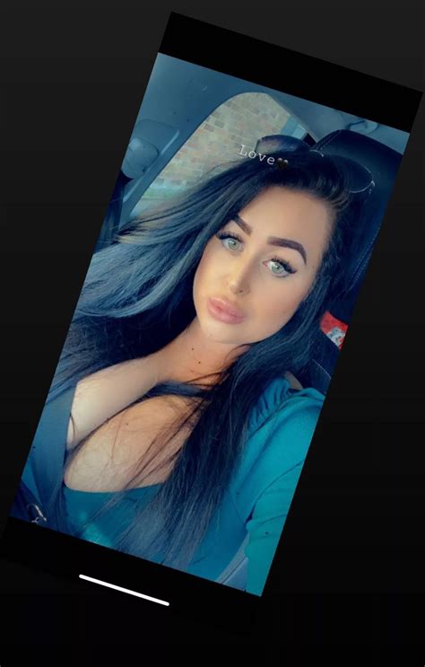 Inviting Cleavage Nudes Chavgirls Nude Pics Org