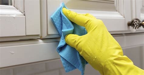 10 Ways To Remove Grease From Kitchen Cabinets Secret Life Of Mom